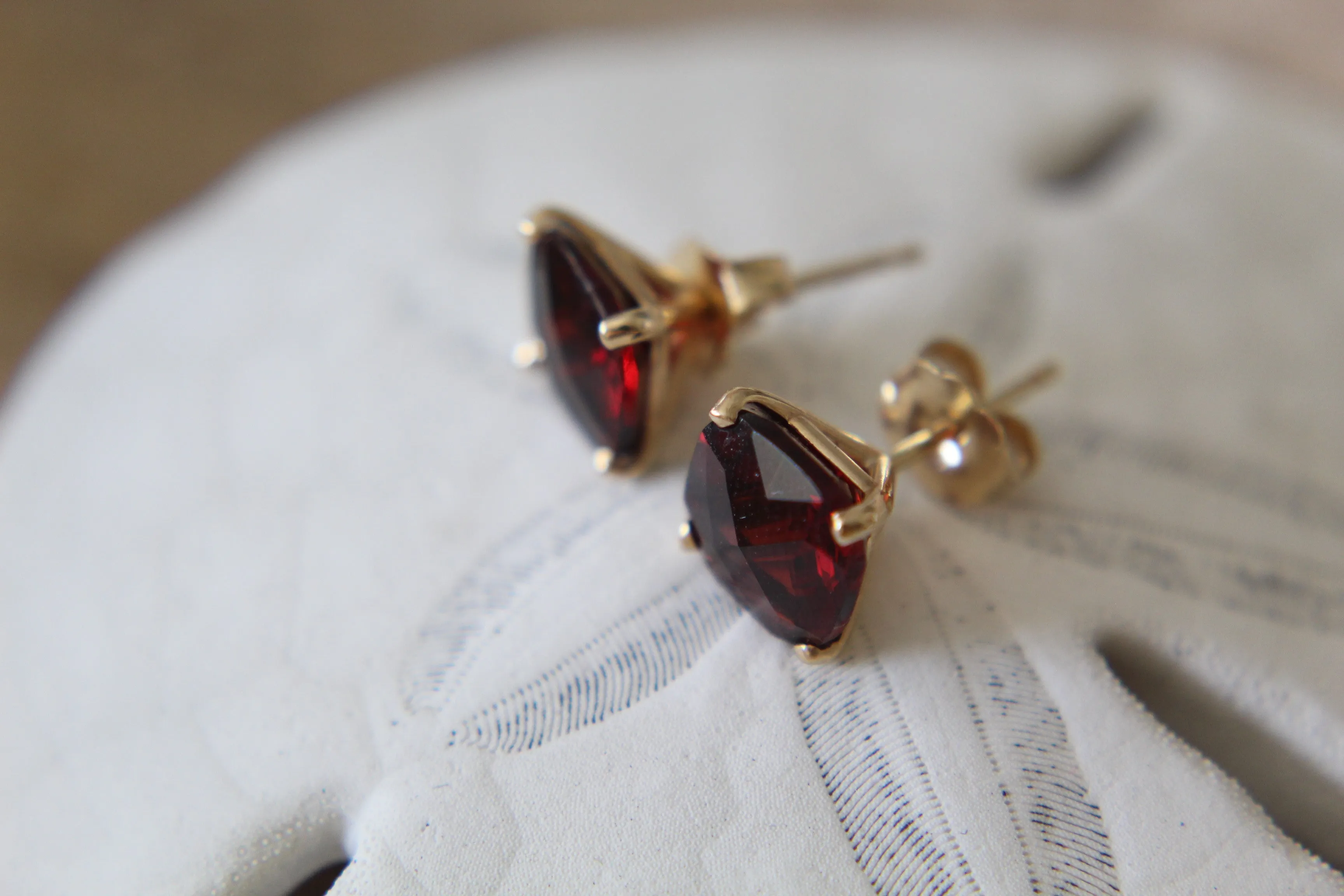 14k Gold Garnet Earrings