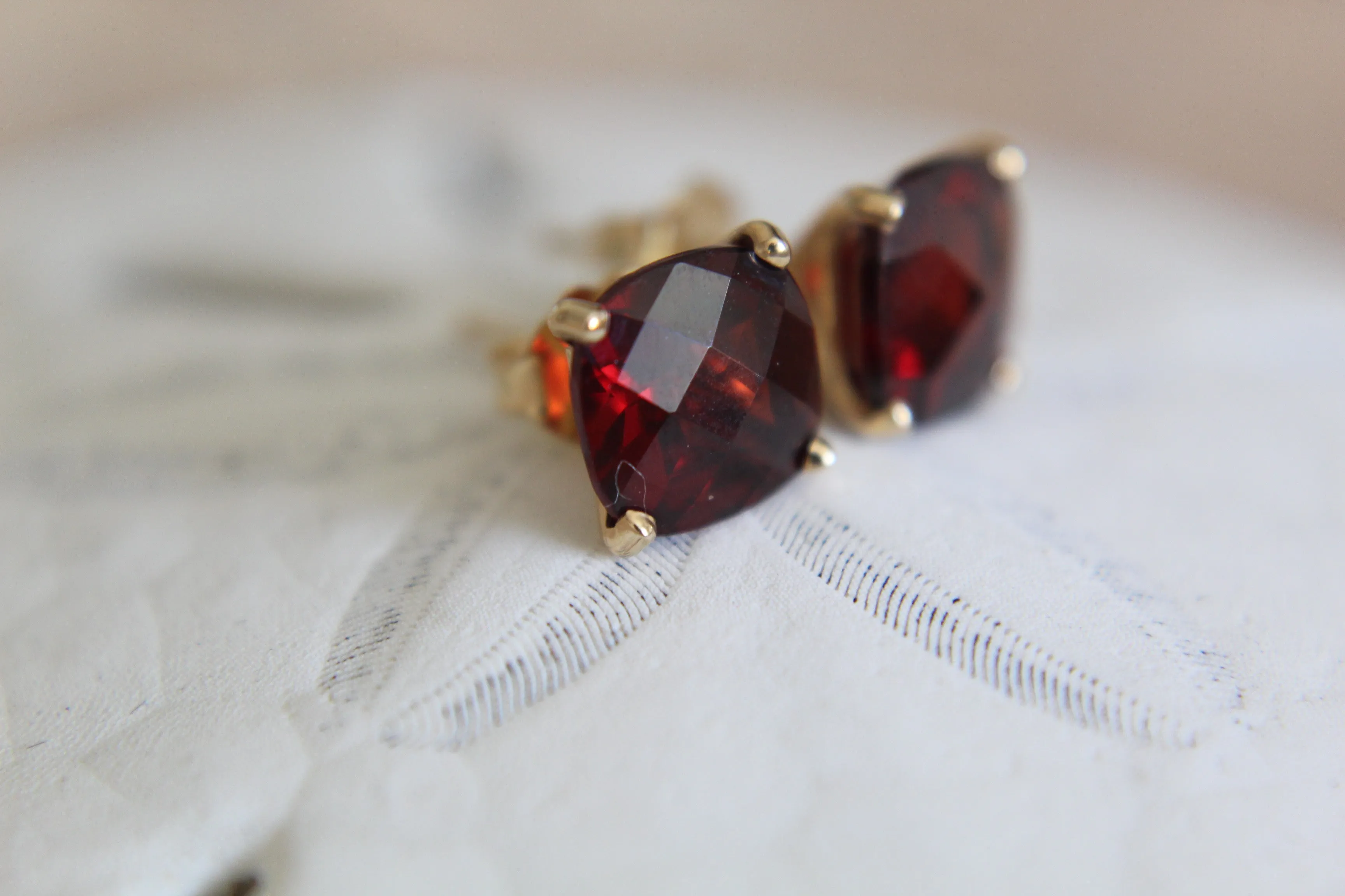 14k Gold Garnet Earrings