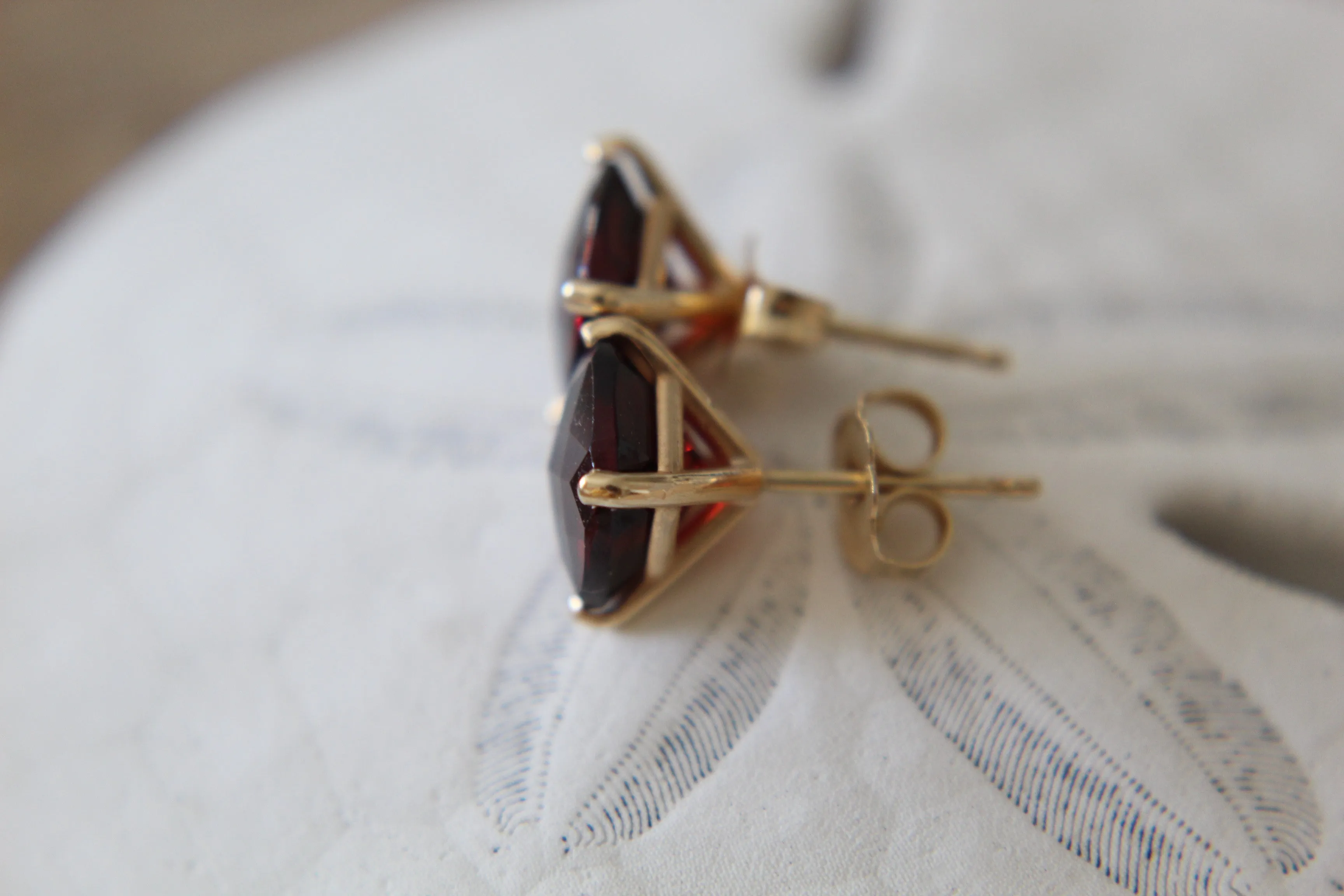 14k Gold Garnet Earrings