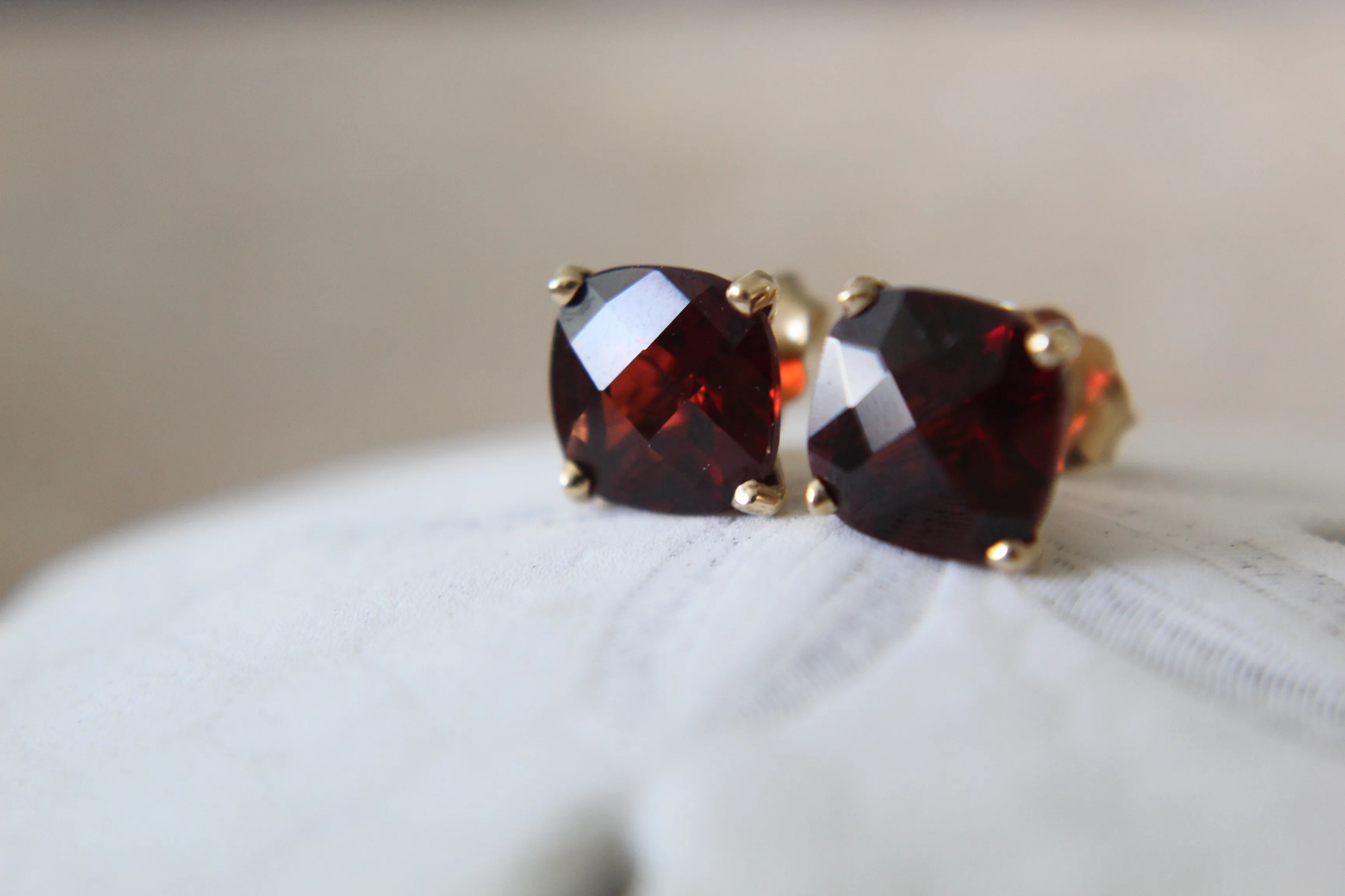 14k Gold Garnet Earrings