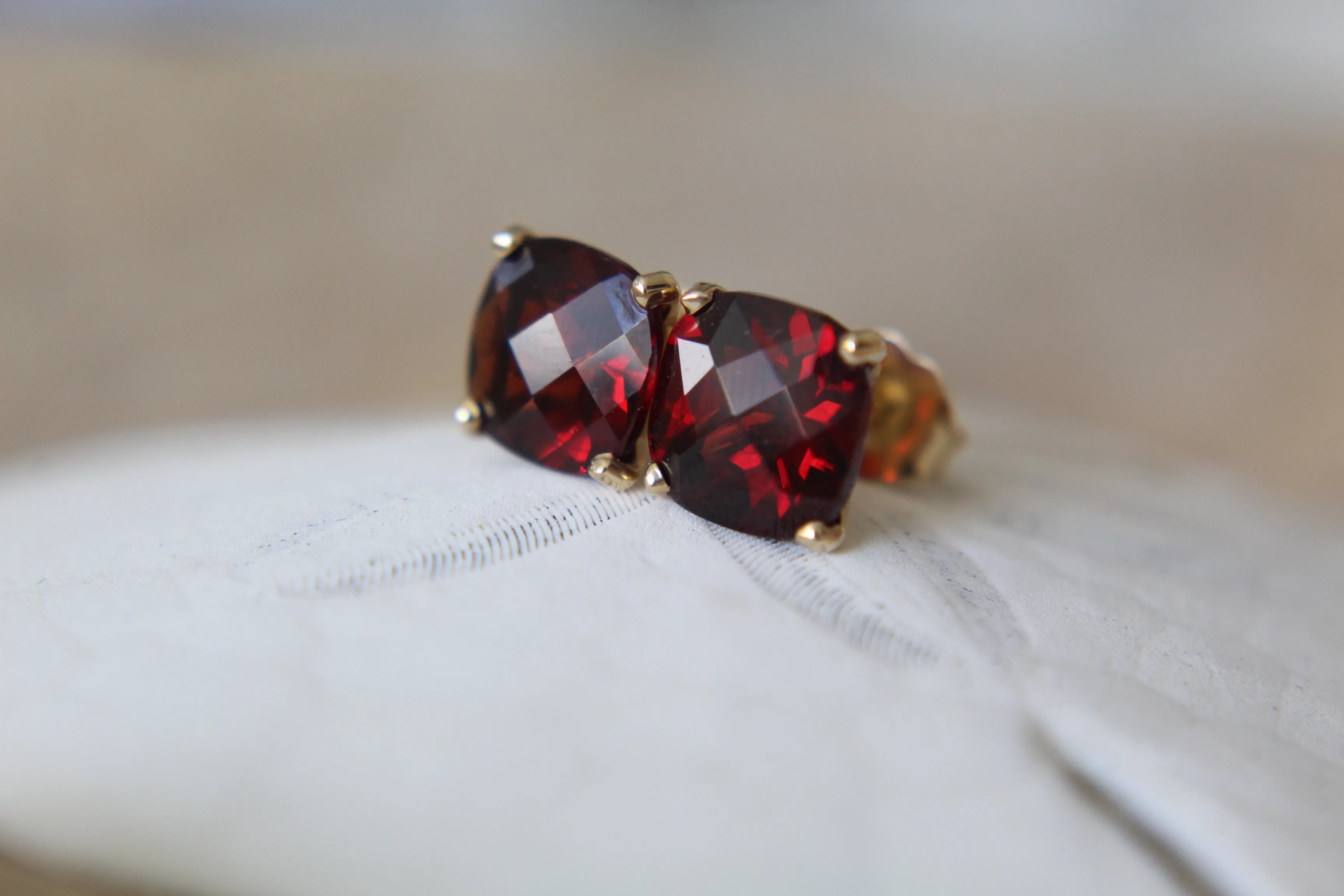 14k Gold Garnet Earrings