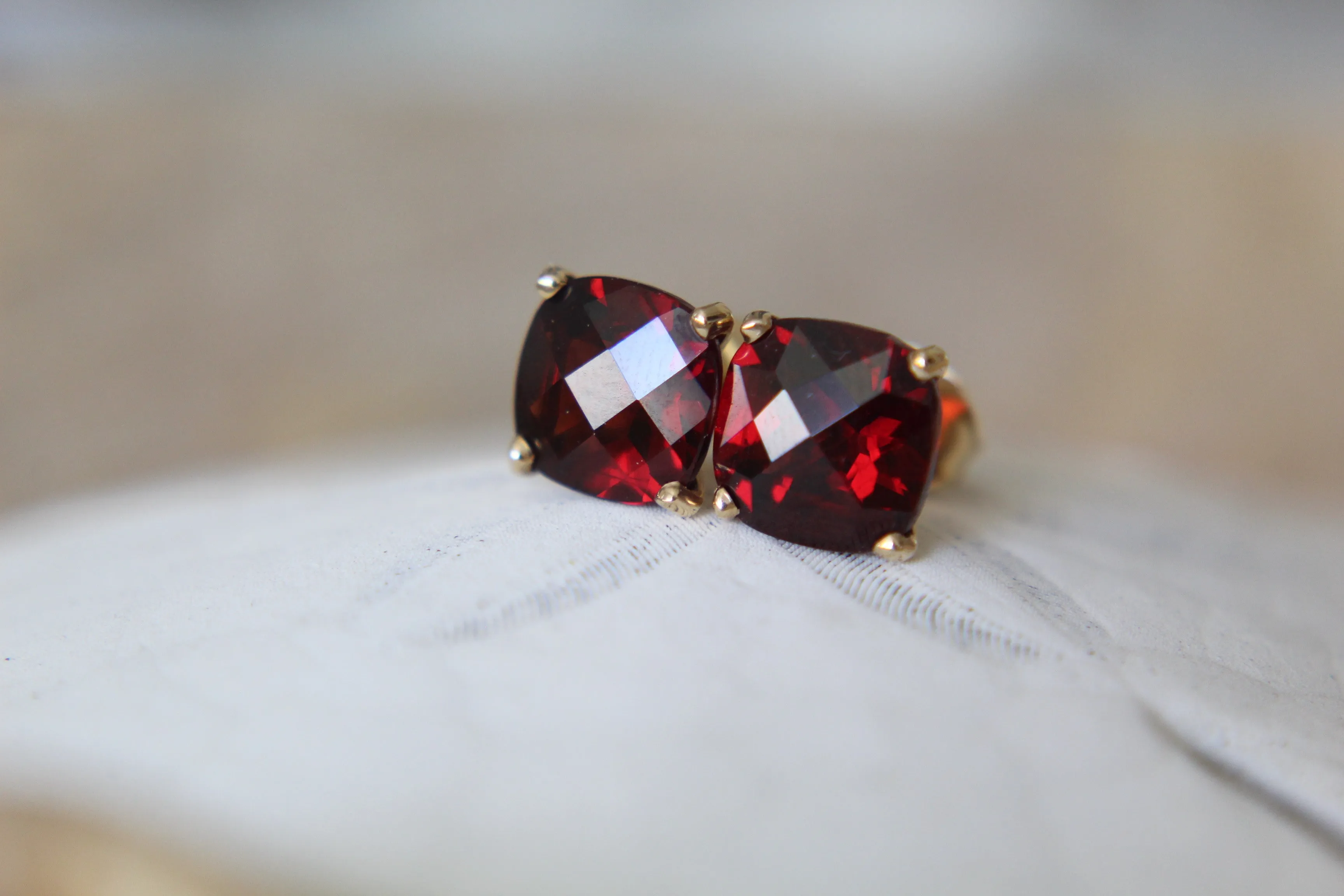 14k Gold Garnet Earrings