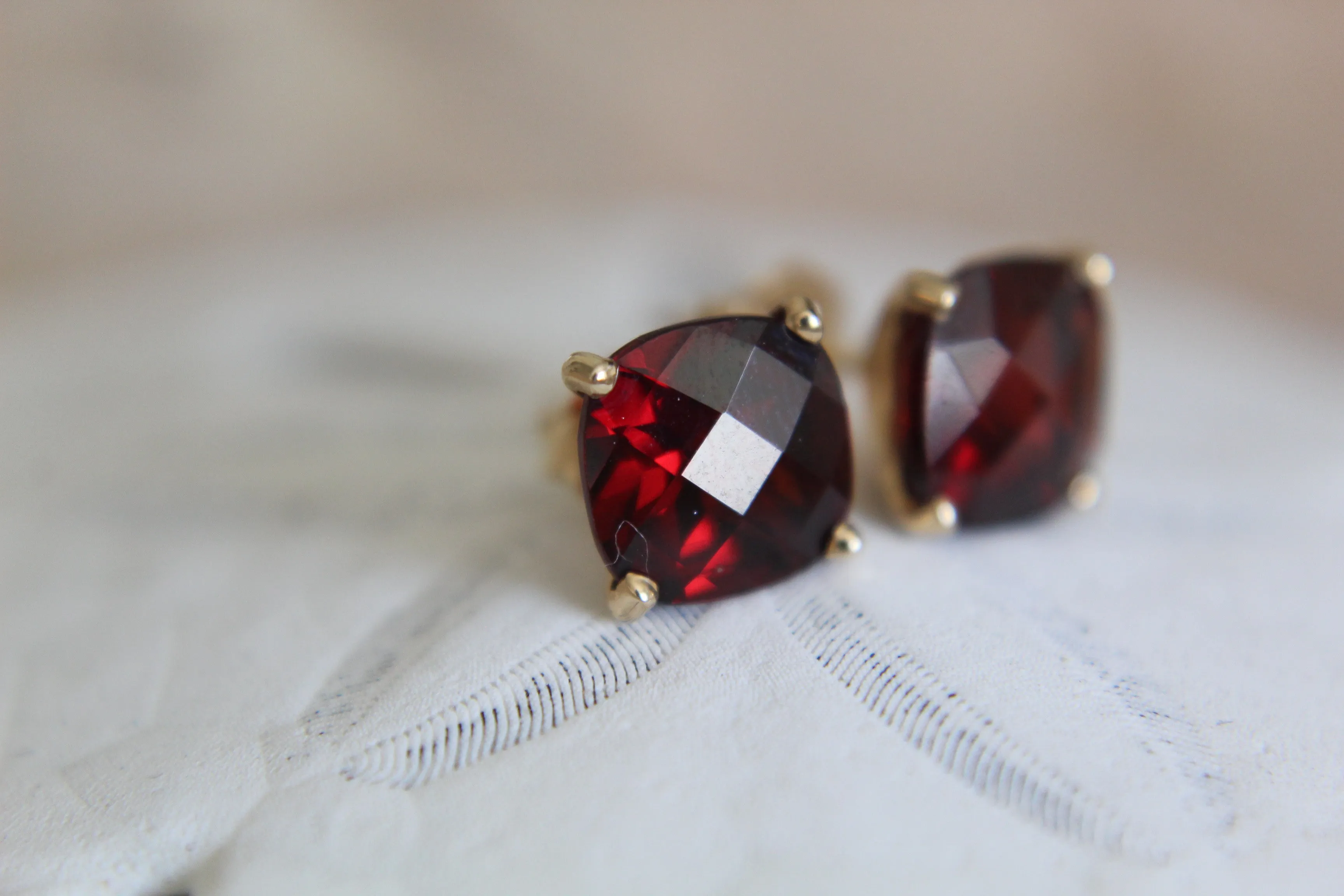 14k Gold Garnet Earrings