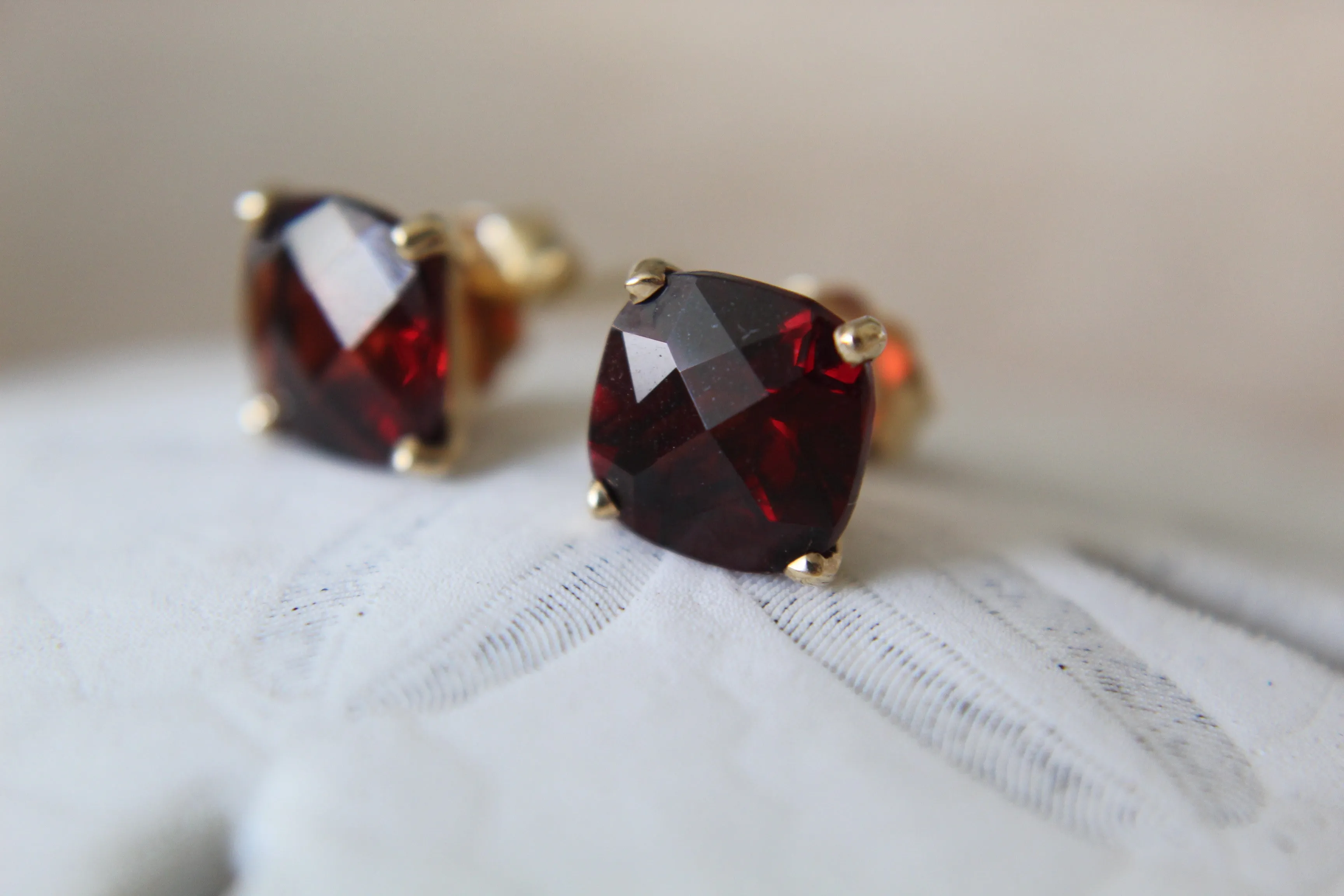 14k Gold Garnet Earrings