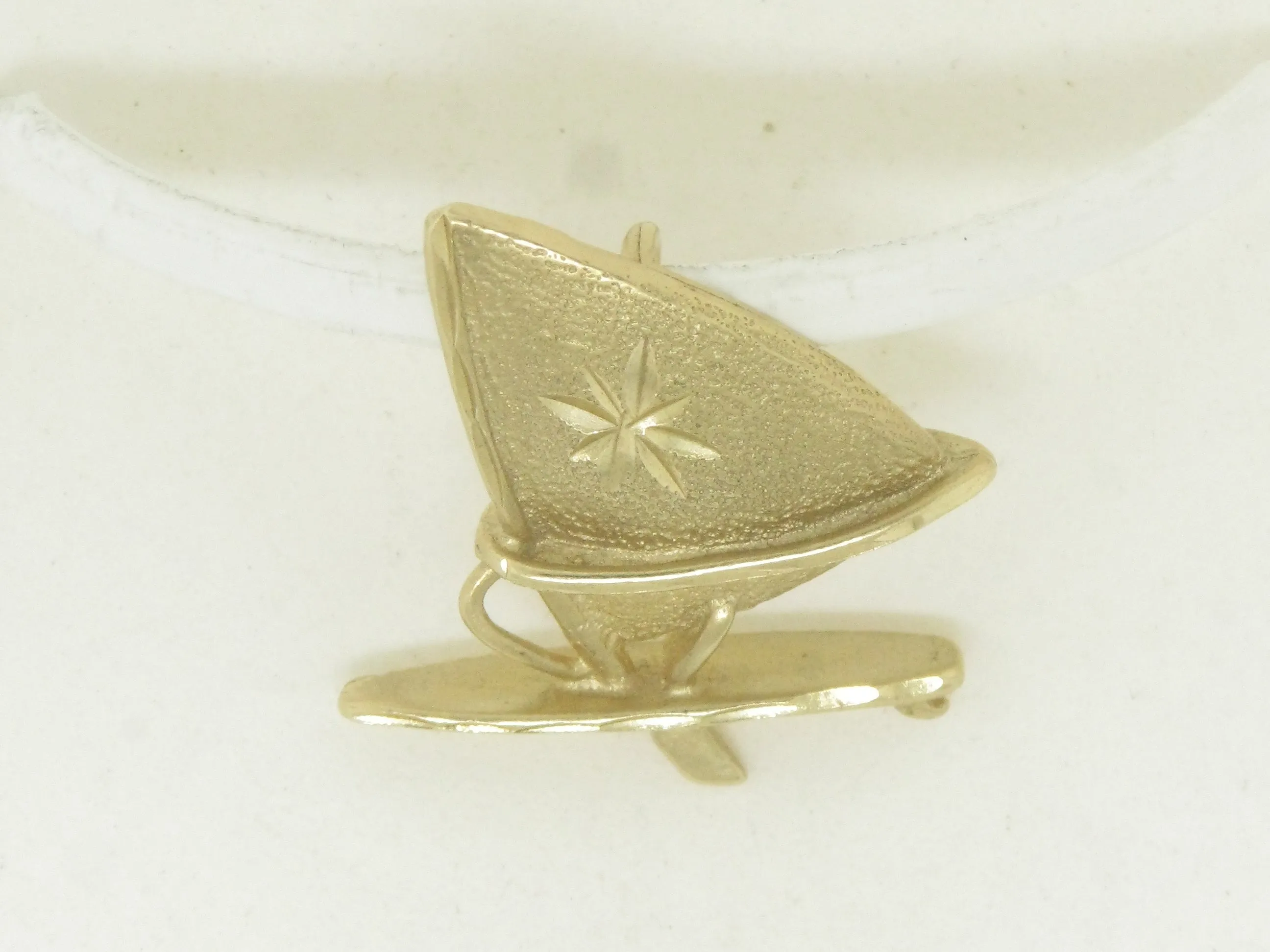 14K Yellow Gold Windsurfing Pendant Waves Fun Ocean New Old Stock