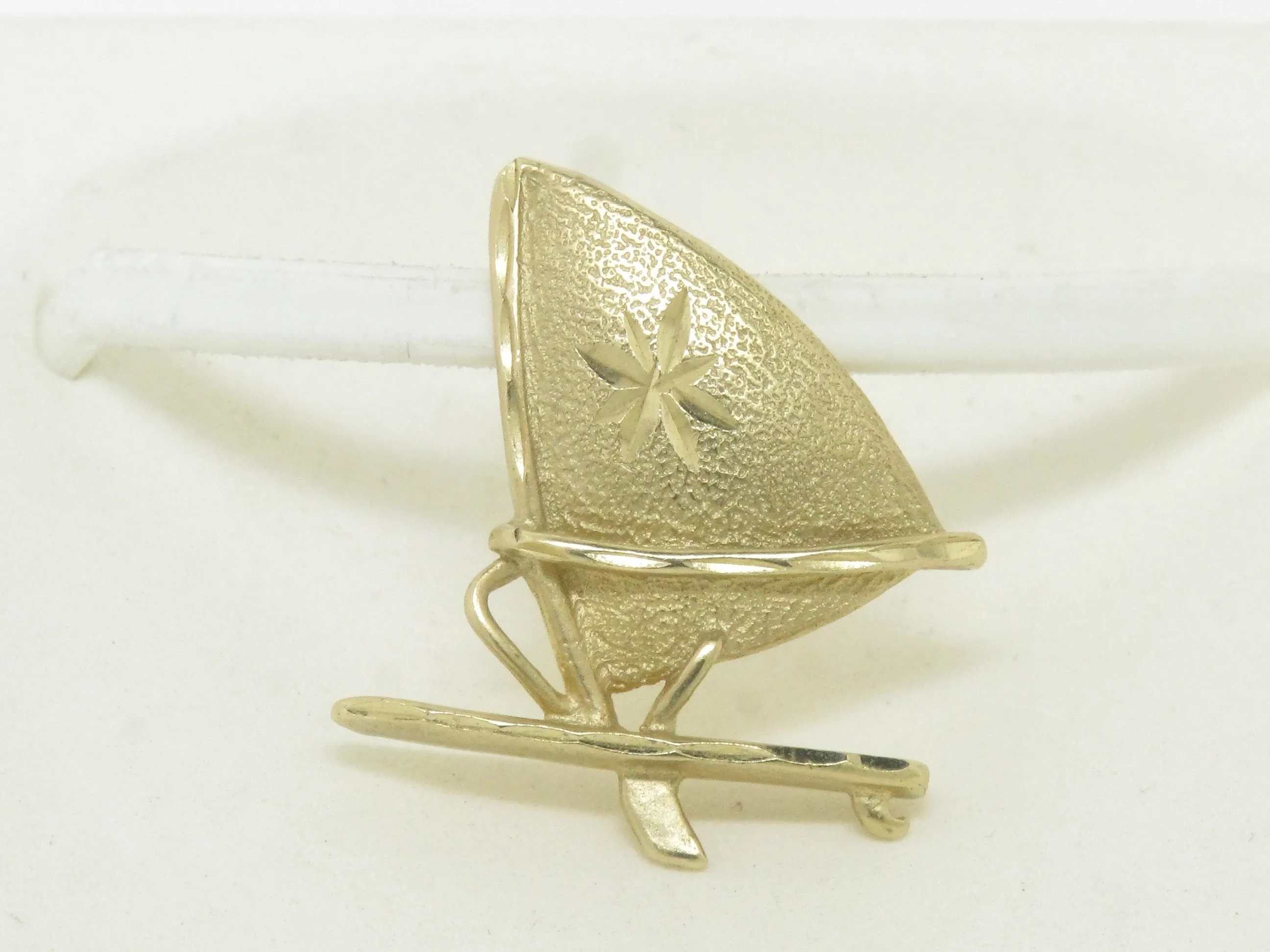 14K Yellow Gold Windsurfing Pendant Waves Fun Ocean New Old Stock