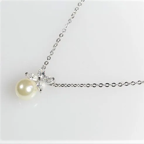 Misty Flower Pearl Pendant