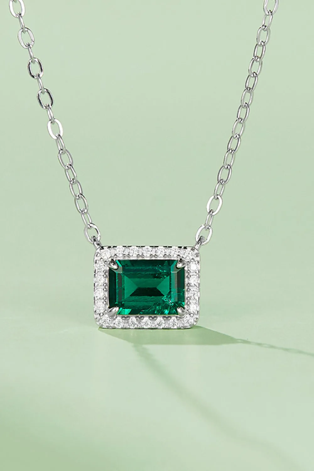 Murray Necklace 0.9 Carat Lab-Grown Emerald Green Rectangle Platinum-plated