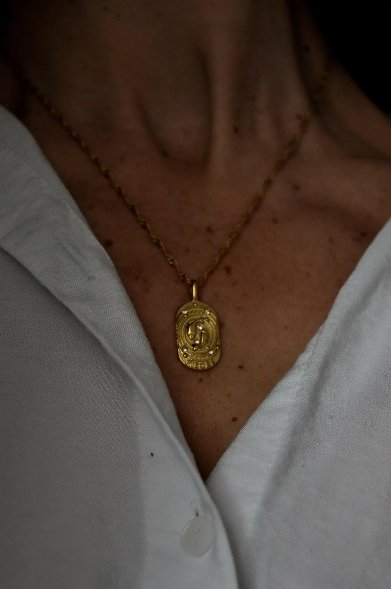 Pisces 18k Gold Zodiac Pendent Necklace