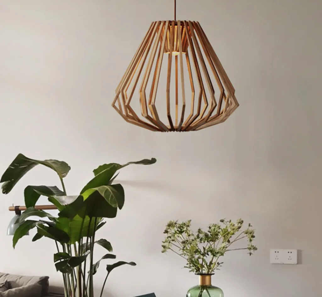 Radcliff Wooden Claw Pendant Lamp