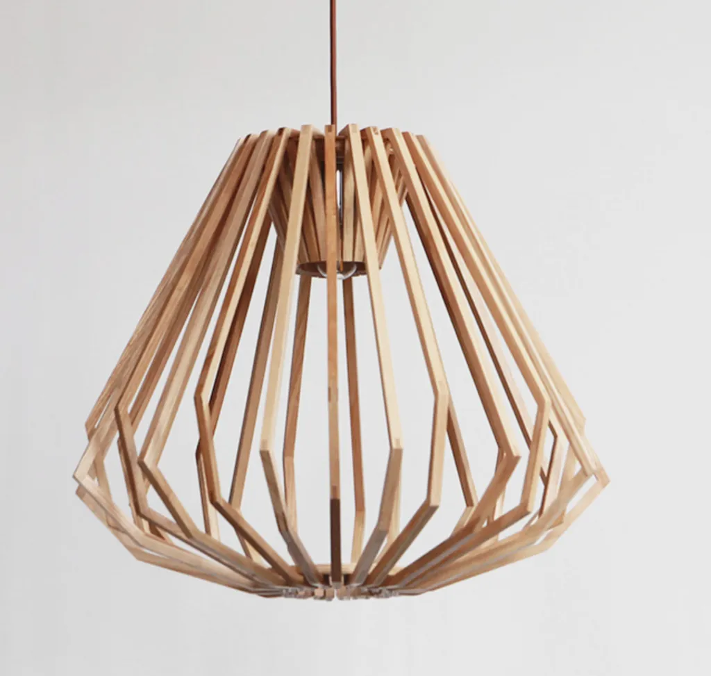 Radcliff Wooden Claw Pendant Lamp